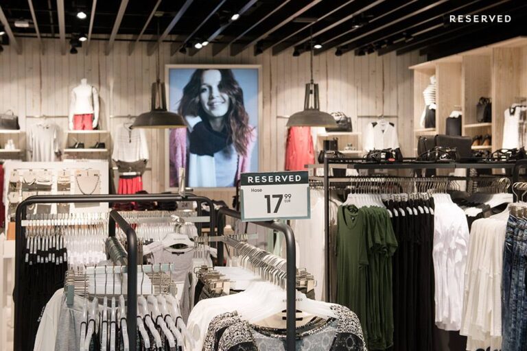 Moda como servicio: el modelo que está cambiando la forma de consumir ropa (y por qué las marcas que no se adapten quedarán atrás)